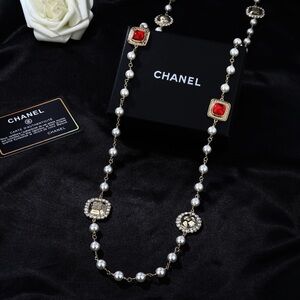 Elegant CHANEL Pearl and Red Gem Necklace